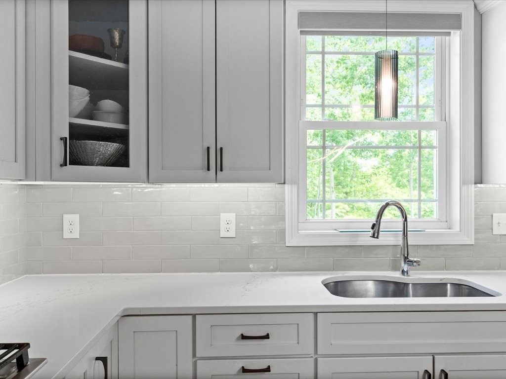124 Potter Hill Road Westerly, RI 02891 - Photo 19 of 50