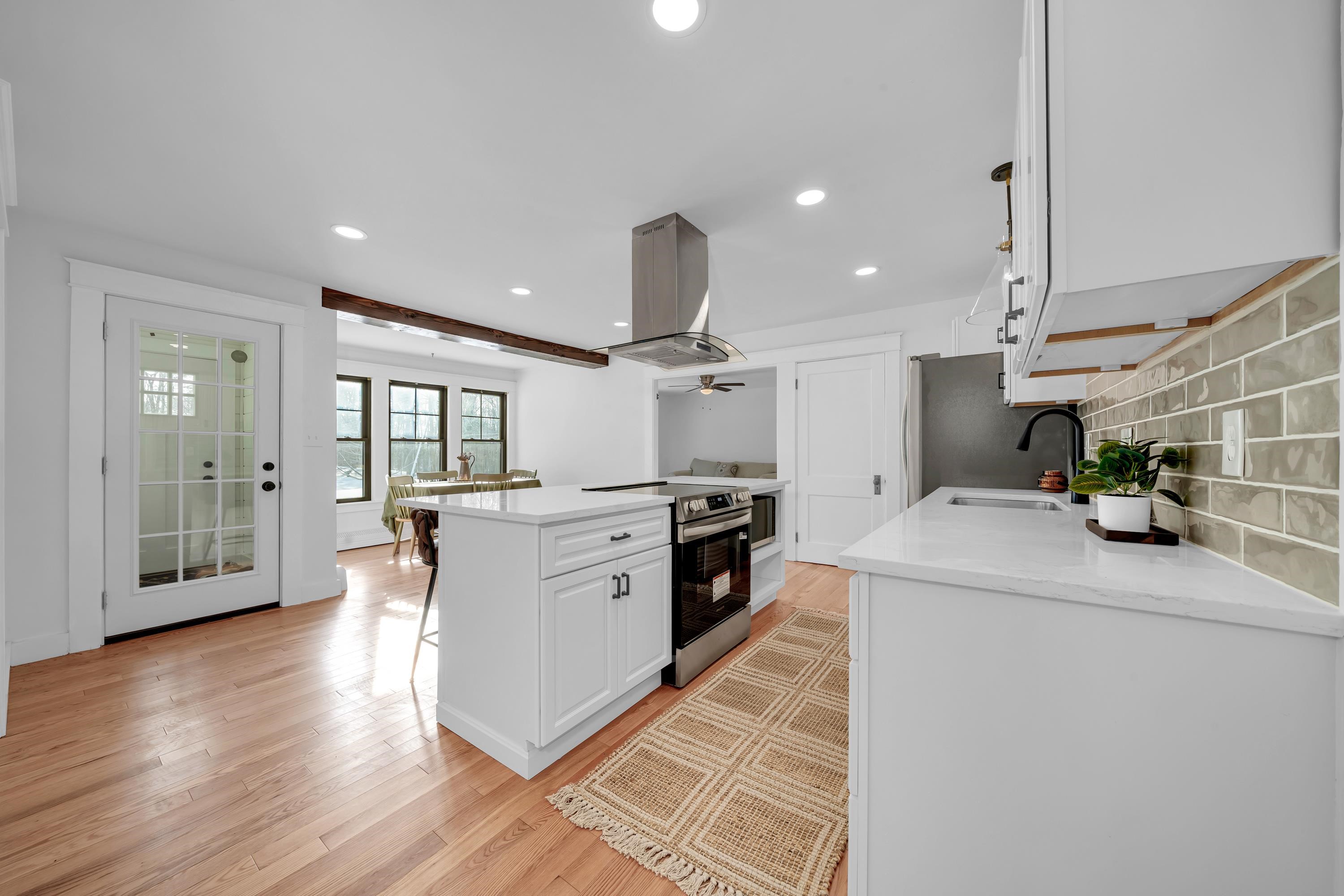 315 Hackett Hill Road Hooksett, NH 03106 - Photo 15 of 54