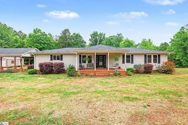 $320,000 | 1669 Bolt Road, Gray Court, SC 29645
