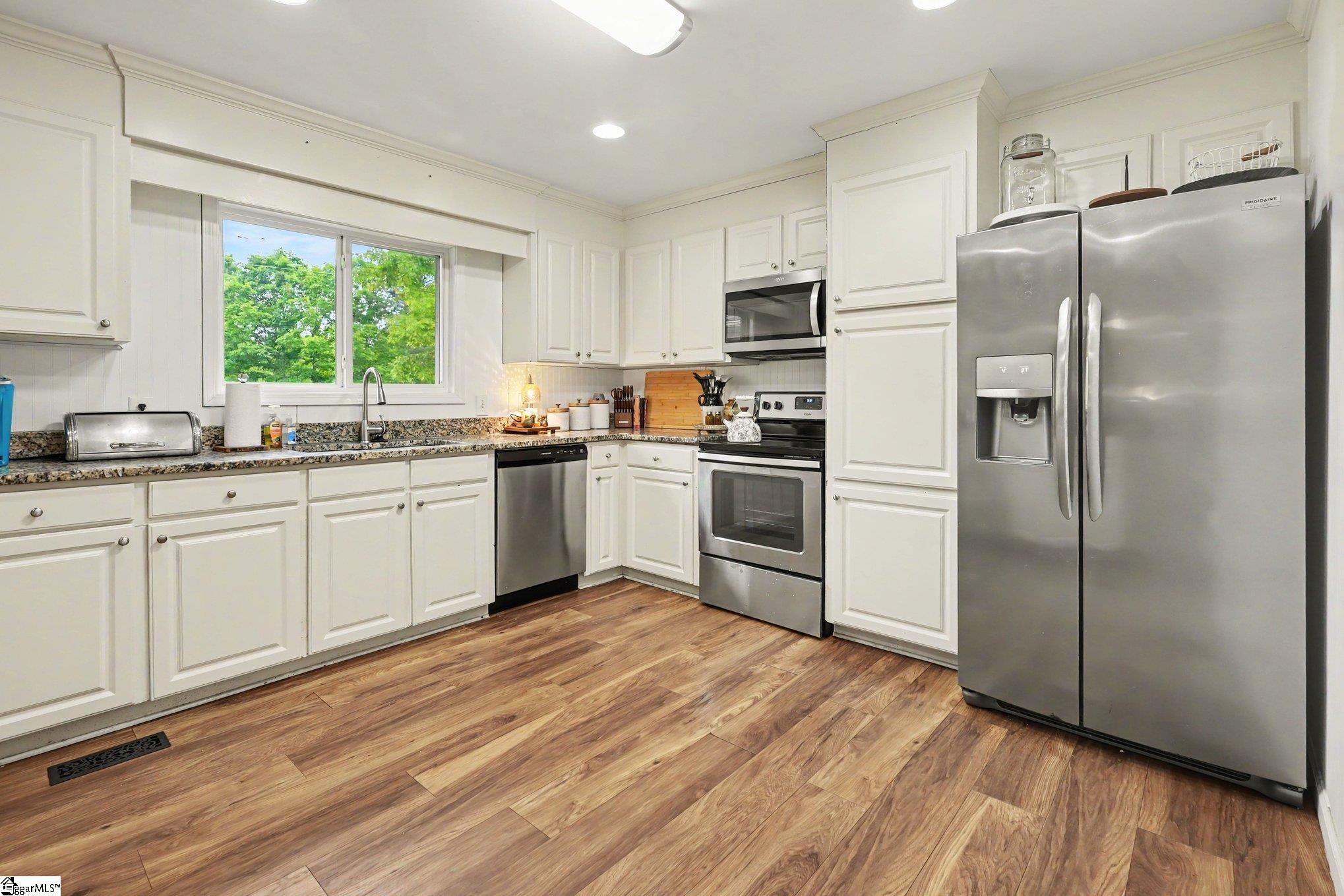 1669 Bolt Road Gray Court, SC 29645 - Photo 9 of 33