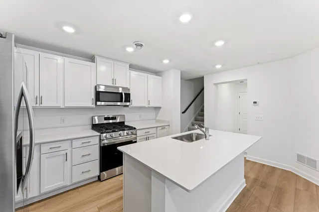 $362,310 | 5229 Long Pointe Pass, Woodbury, MN 55129