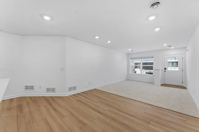 $362,310 | 5229 Long Pointe Pass, Woodbury, MN 55129