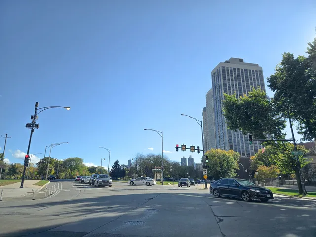 $1,800 | 2909 North Sheridan Road, Unit 1810, Chicago, IL 60657