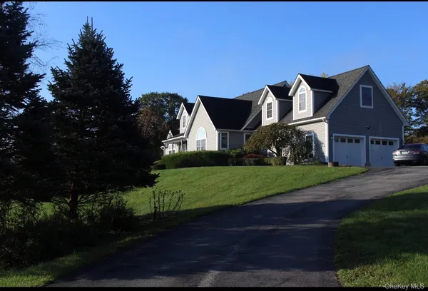 $735,000 | 12 Neveles Pride Court, Pine Bush, NY 12566