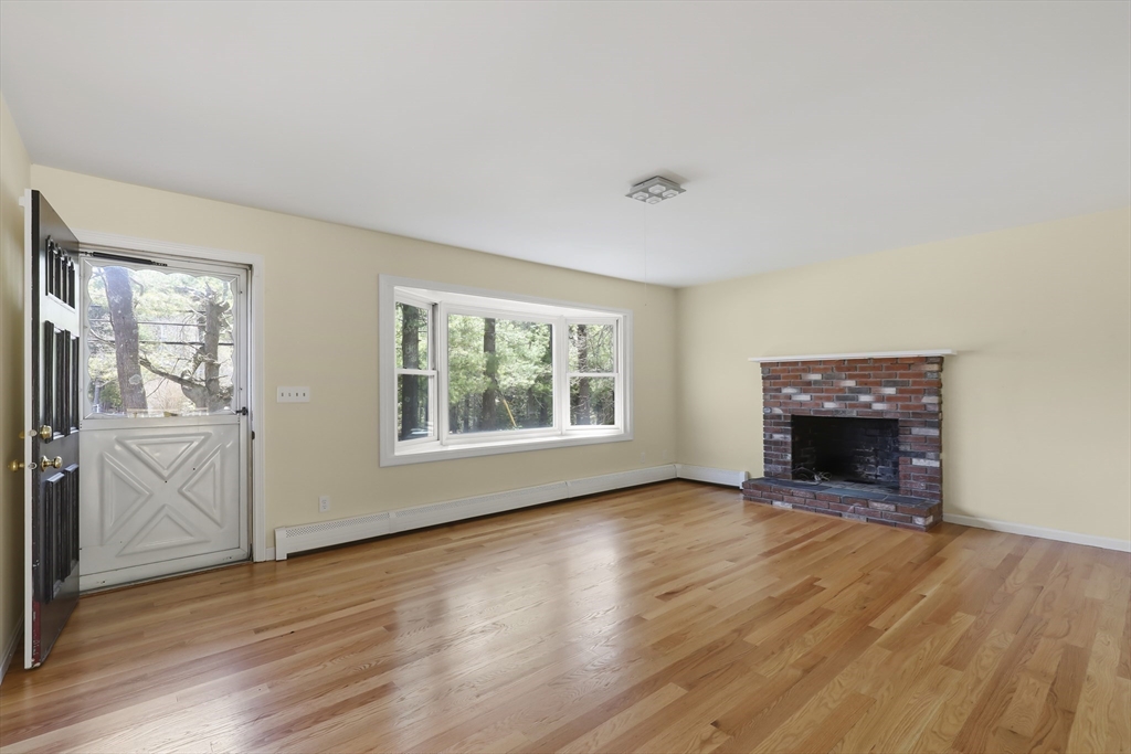 49 Onset Avenue Wareham, MA 02532 - Photo 2 of 39