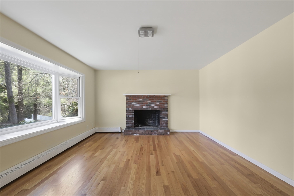 49 Onset Avenue Wareham, MA 02532 - Photo 5 of 39