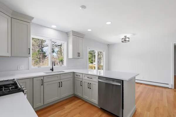 $525,000 | 49 Onset Avenue, Buzzards Bay, MA 02532