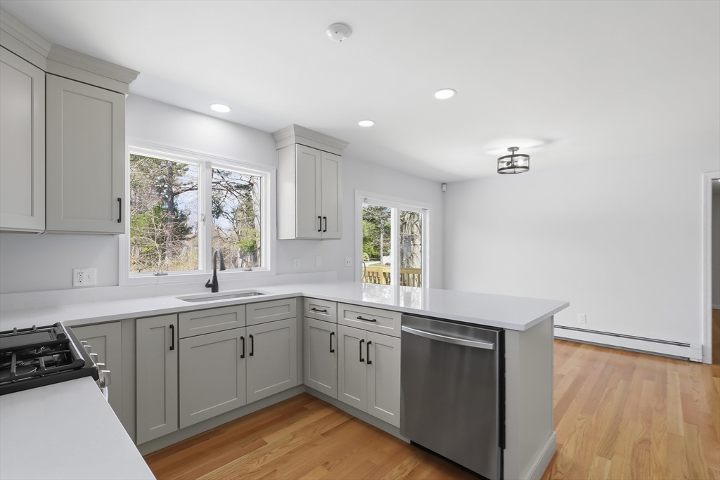 49 Onset Avenue Wareham, MA 02532 - Photo 8 of 39