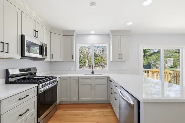 $525,000 | 49 Onset Avenue, Buzzards Bay, MA 02532