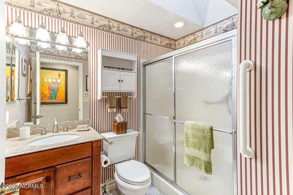 4 Lake Pinehurst Villas Road Pinehurst, NC 28374 - Photo 21 of 56 Guest bath located on the main floor