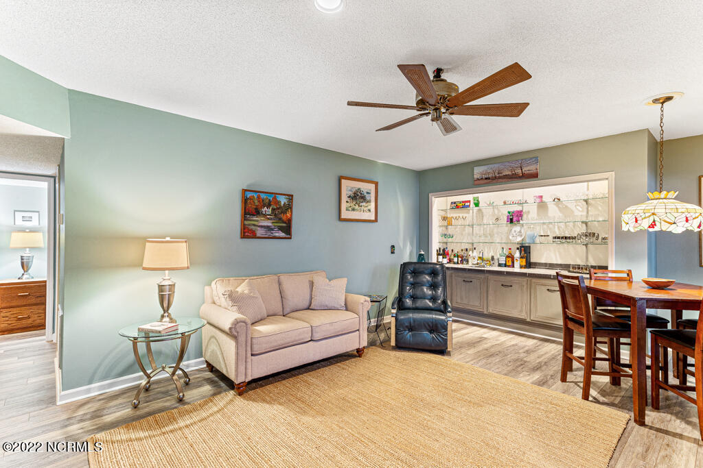 4 Lake Pinehurst Villas Road Pinehurst, NC 28374 - Photo 28 of 56 Large bright room for entertaining
