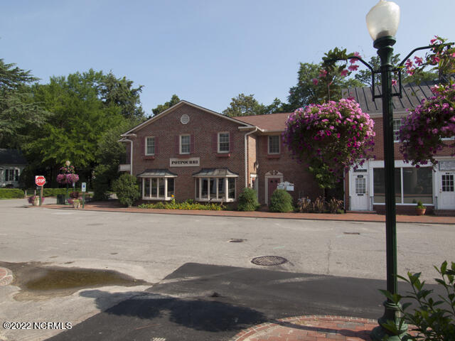 4 Lake Pinehurst Villas Road Pinehurst, NC 28374 - Photo 52 of 56 Boutique Shopping