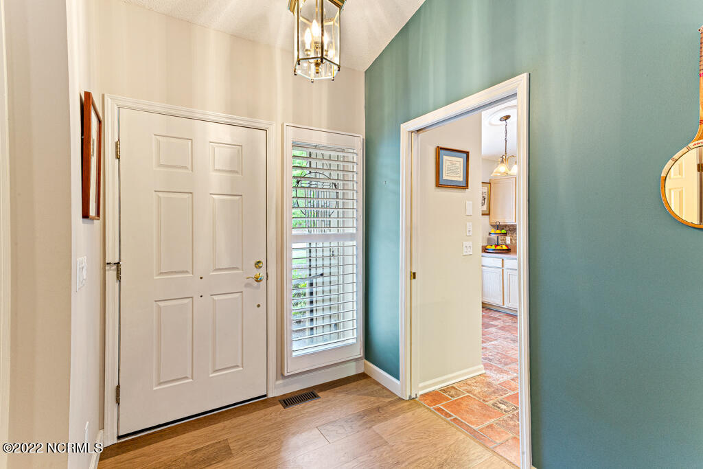 4 Lake Pinehurst Villas Road Pinehurst, NC 28374 - Photo 6 of 56 Foyer with vaulted ceiling