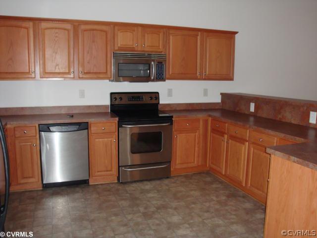 2559 Yarnell Road Richmond, VA 23231 - Photo 5 of 10 Kitchen - Man...check out this kitchen!