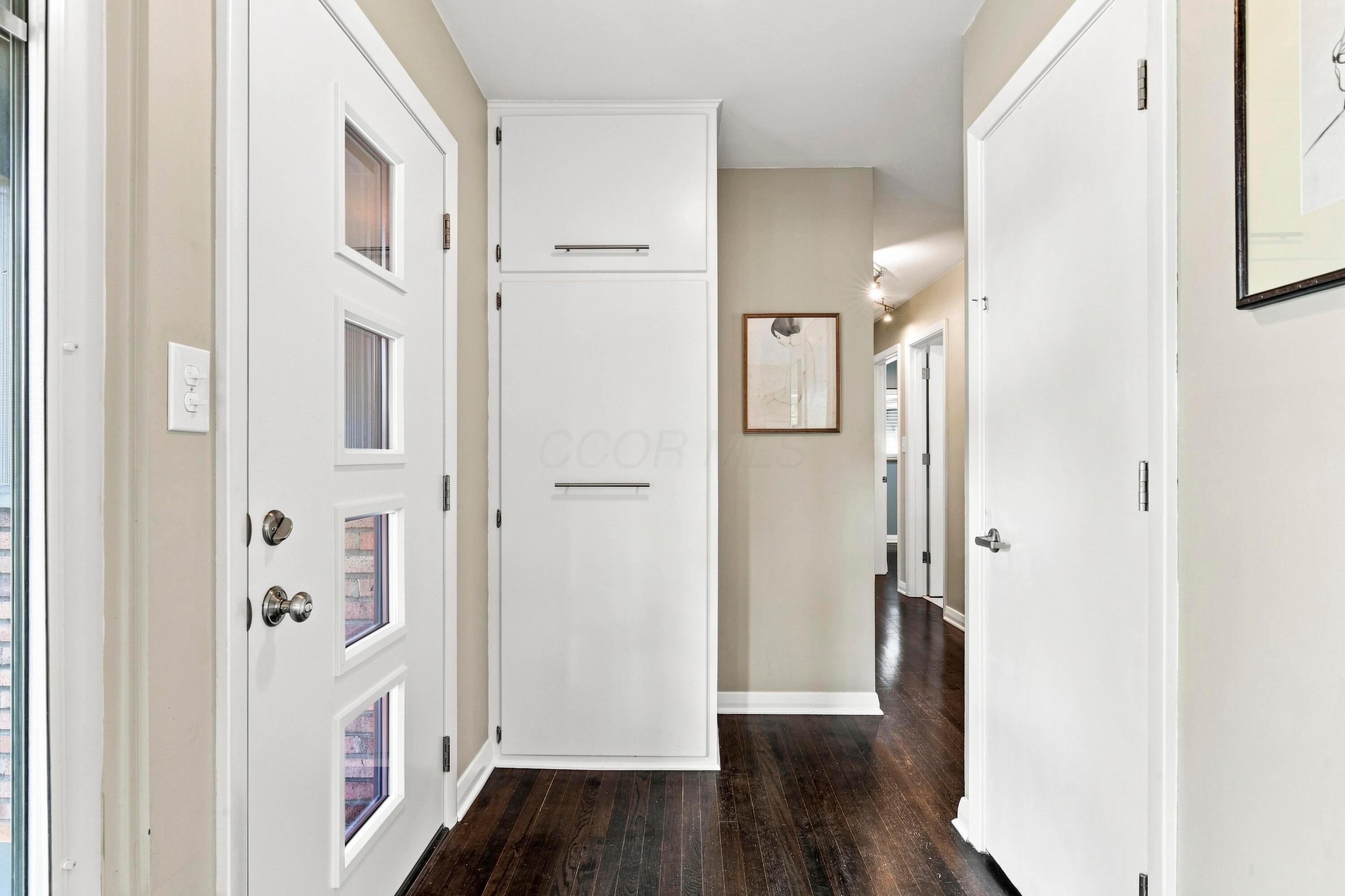 1950 Langham Road Upper Arlington, OH 43221 - Photo 21 of 54 Entry | Hallway to Bedrooms