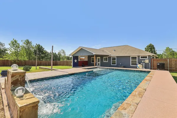 $549,999 | 165 Cattlemens Drive, Bastrop, TX 78602