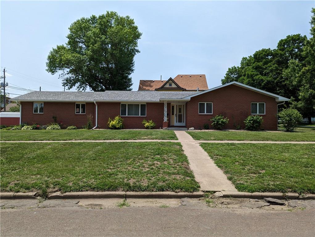 110 North 5th Street, Hiawatha, KS 66434 Compass