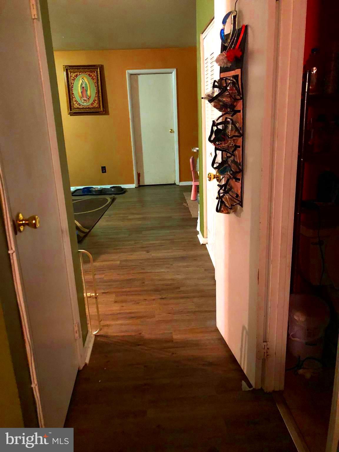 84 Colonial Square Drive Lindenwold, NJ 08021 - Photo 8 of 11 Hallway