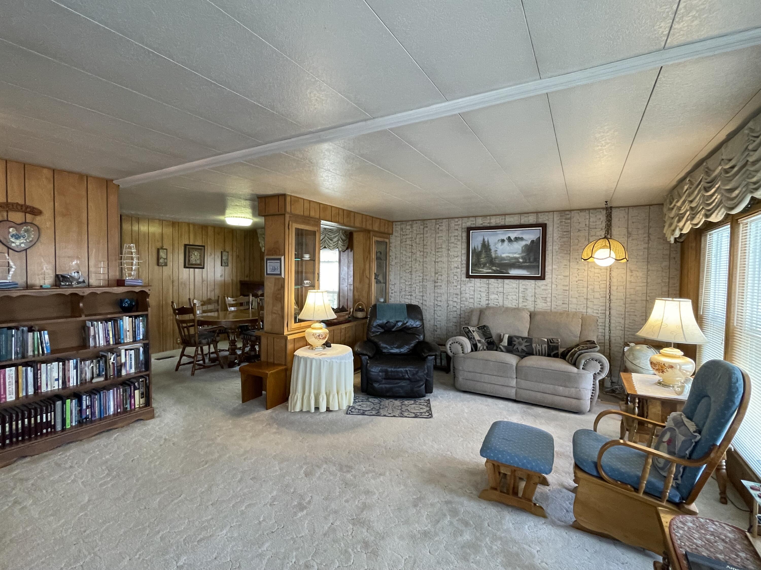 301 Freeman Road, Unit 91 Central Point, OR 97502 - Photo 11 of 33 IMG_0663