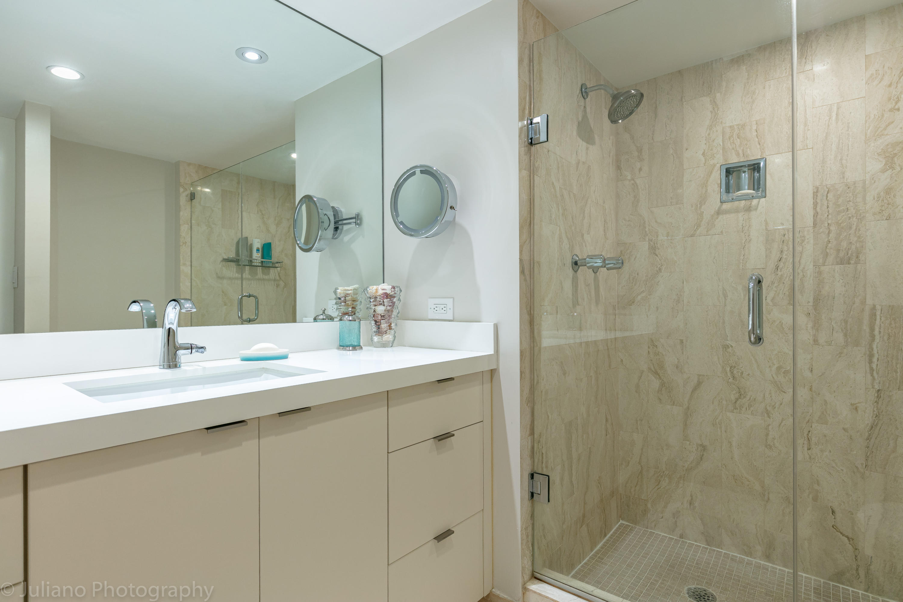500 South Ocean Boulevard, Unit 304 Boca Raton, FL 33432 - Photo 9 of 28 Second Bathroom