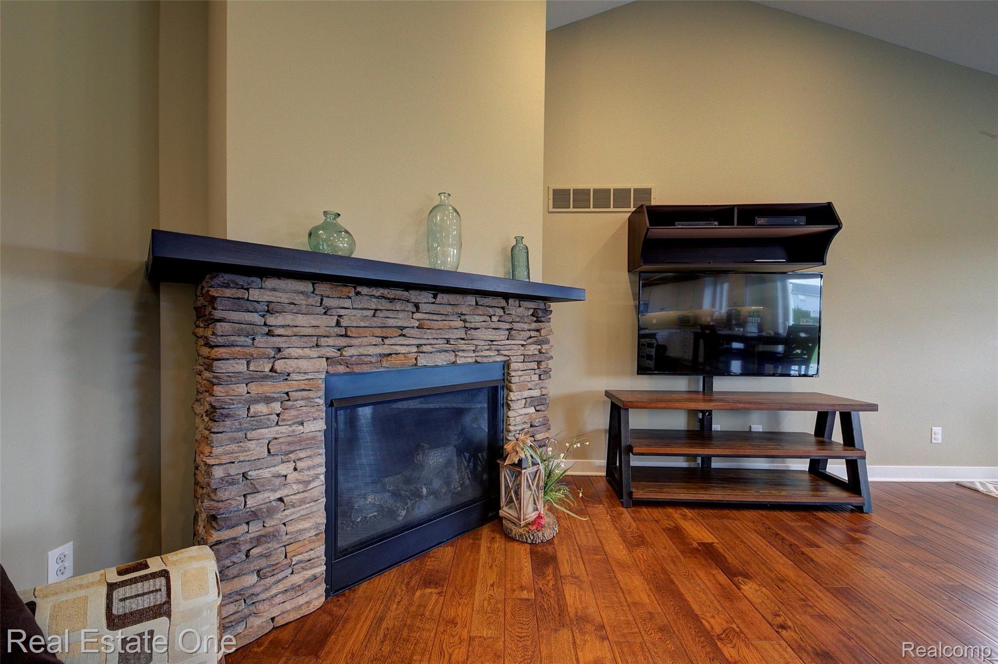 2746 Clivedon Road Howell, MI 48843 - Photo 17 of 61 4H8A6182_3_4.jpg