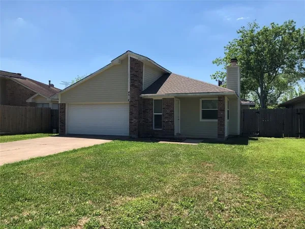 $220,000 | 4814 Big Reef Drive, Bacliff, TX 77518
