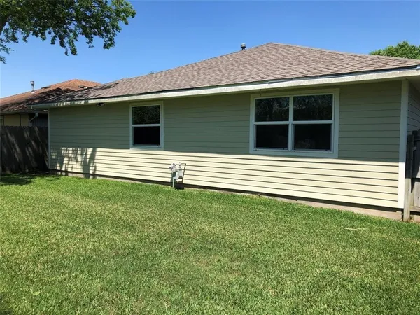 $220,000 | 4814 Big Reef Drive, Bacliff, TX 77518