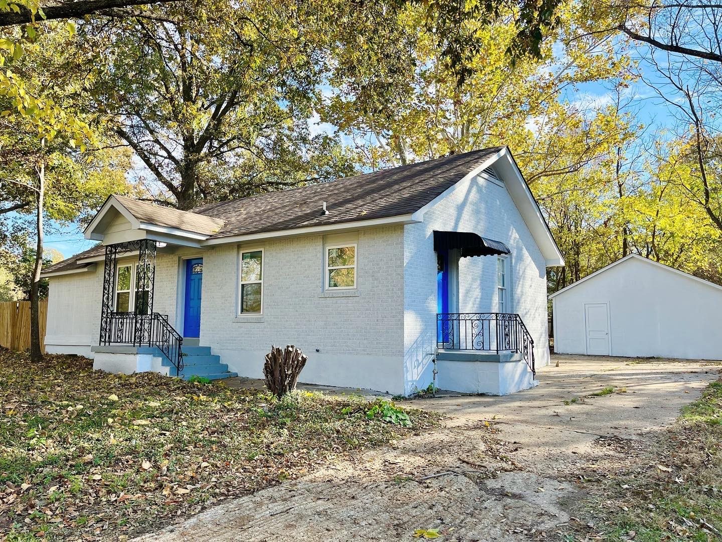 4053 Clearpool Circle Road Memphis, TN 38118 - Photo 2 of 16 large detached storeroom located in the backyard.