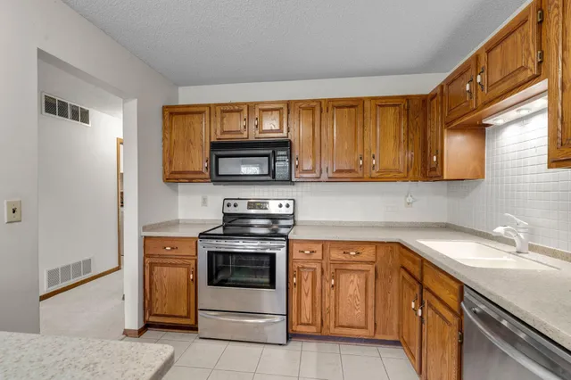 $199,900 | 4232 Magnolia Lane North, Unit 73, Plymouth, MN 55441