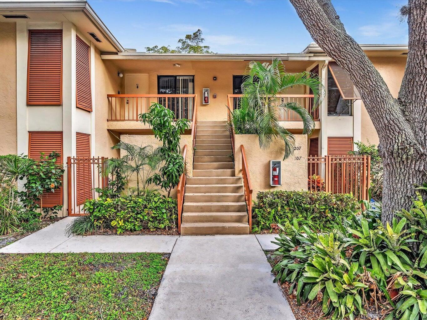 3939 Northeast 5th Avenue, Unit B203 Boca Raton, FL 33431 - Photo 1 of 15 front view of a house