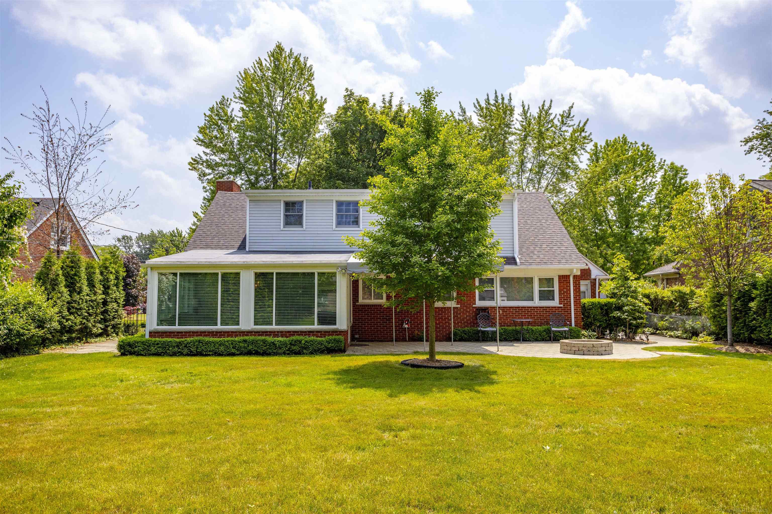 70 Hampton Road Grosse Pointe, MI 48236 - Photo 41 of 56 50112553-40.JPG