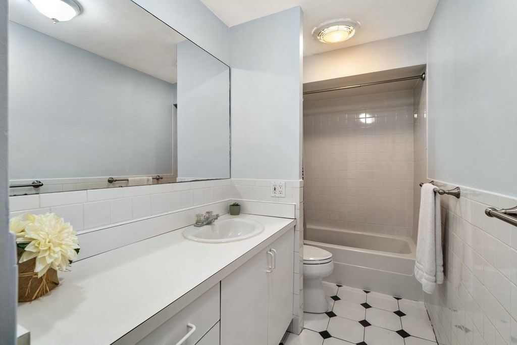 68 Brierfield Road Newton, MA 02461 - Photo 17 of 32 Gallery Image 17