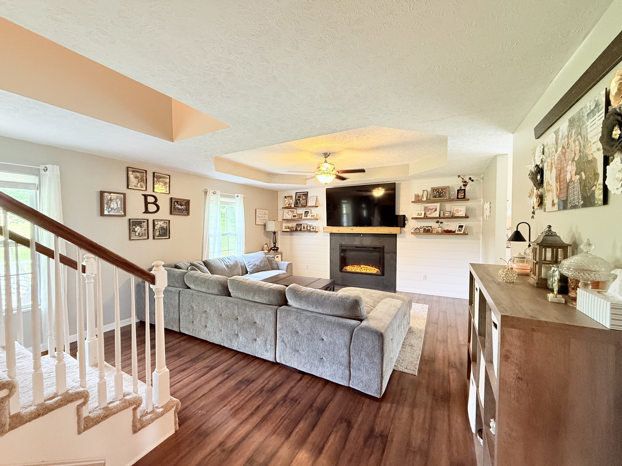 1479 Mt Vernon Road Bethpage, TN 37022 - Photo 5 of 39 a living room with furniture and a wooden floor