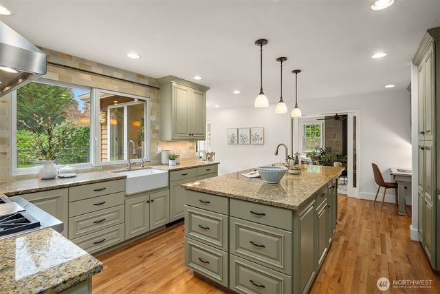 $2,300,000 | 16115 Northeast 136th Place, Woodinville, WA 98072