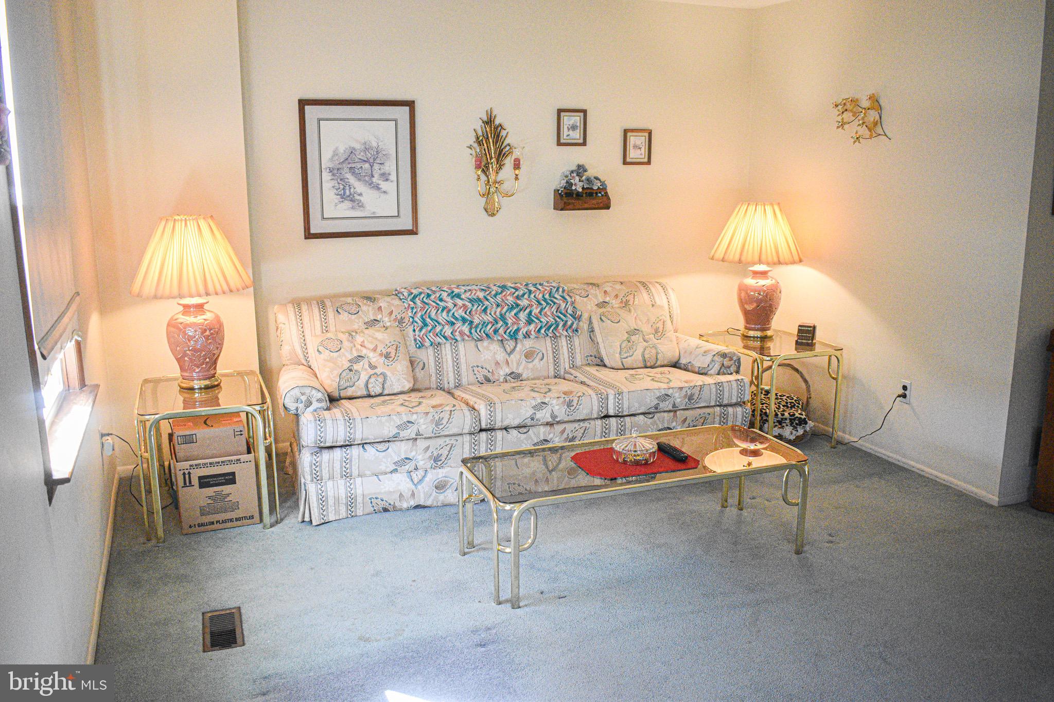 10864 Knights Road Philadelphia, PA 19154 - Photo 2 of 30