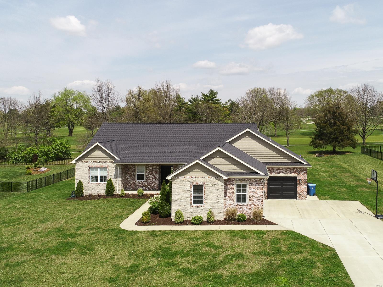 3733 Golfview Circle Shiloh, IL 62221 - Photo 1 of 57 Gallery Image 1