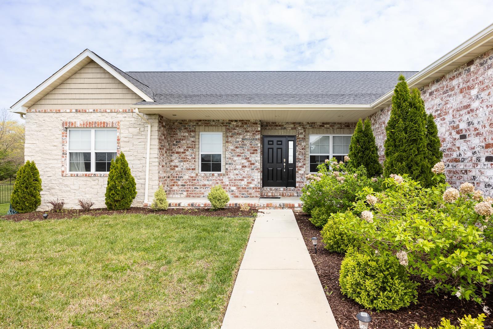 3733 Golfview Circle Shiloh, IL 62221 - Photo 3 of 57 Gallery Image 3