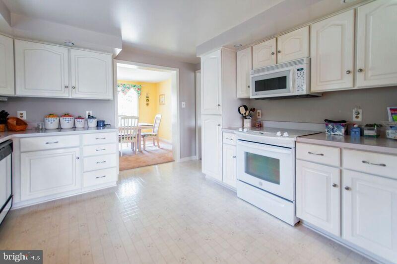 263 Kunkle Road Fawn Grove, PA 17321 - Photo 17 of 30 Kitchen