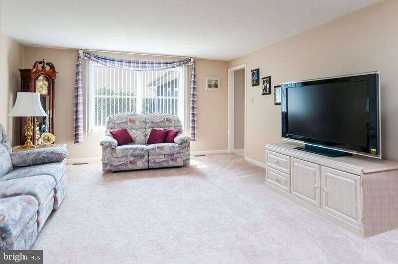 263 Kunkle Road Fawn Grove, PA 17321 - Photo 21 of 30 Living Room