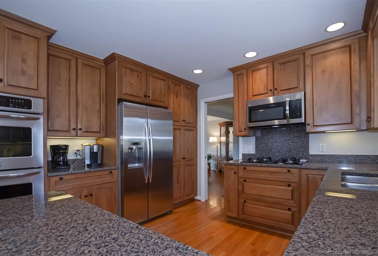 692 Canterbury Road Grosse Pointe Woods, MI 48236 - Photo 15 of 65