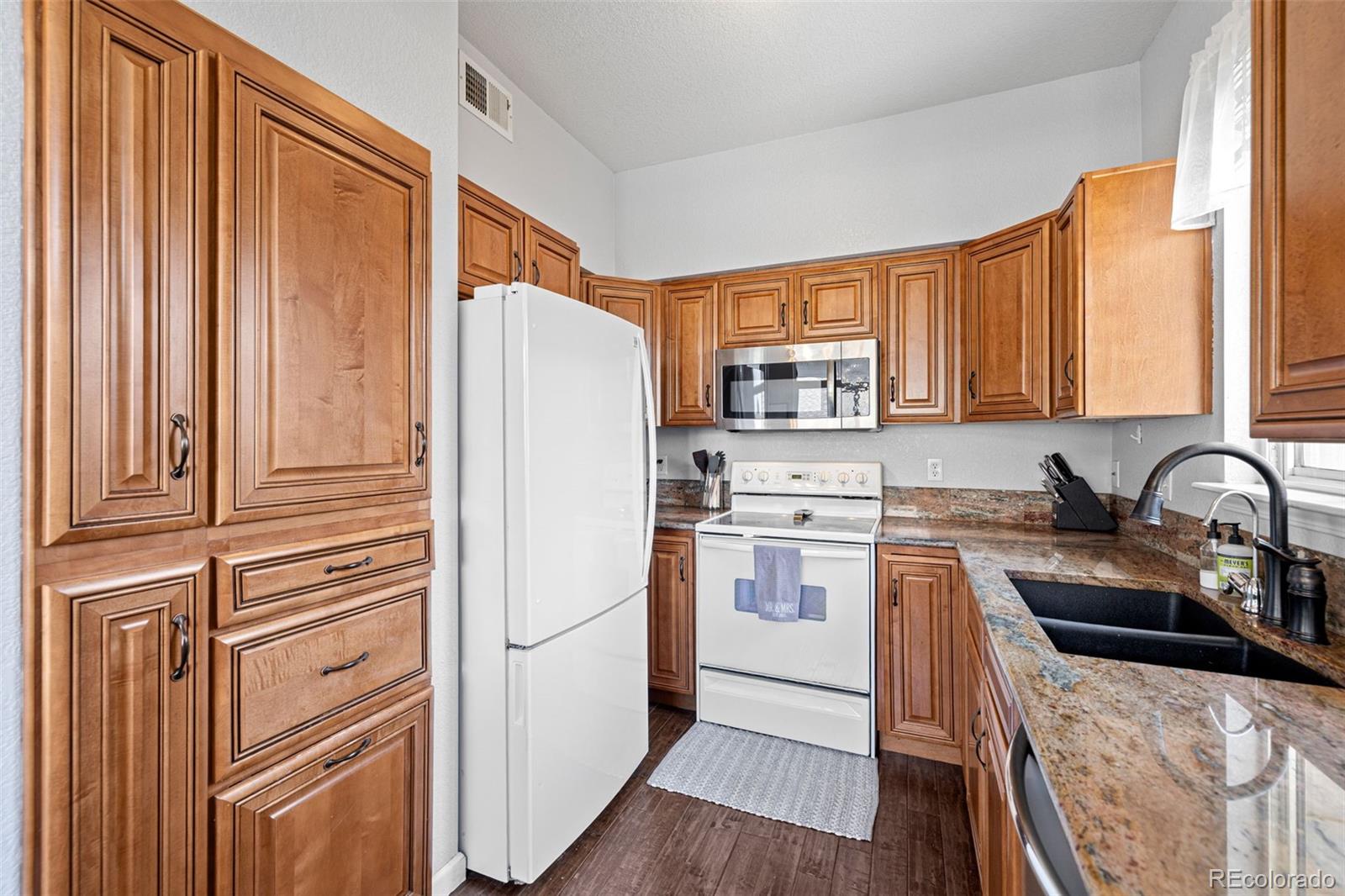 6472 Silver Mesa Drive, Unit D Highlands Ranch, CO 80130 - Photo 12 of 40