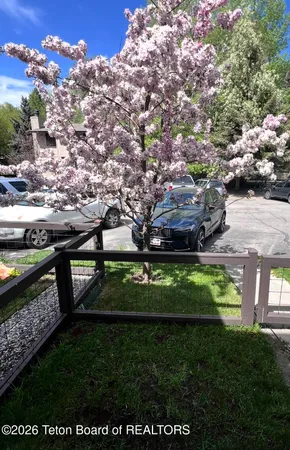 $1,369,000 | 360 East Simpson Avenue, Unit 19, Jackson, WY 83001