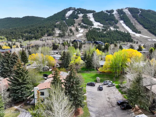 $1,369,000 | 360 East Simpson Avenue, Unit 19, Jackson, WY 83001