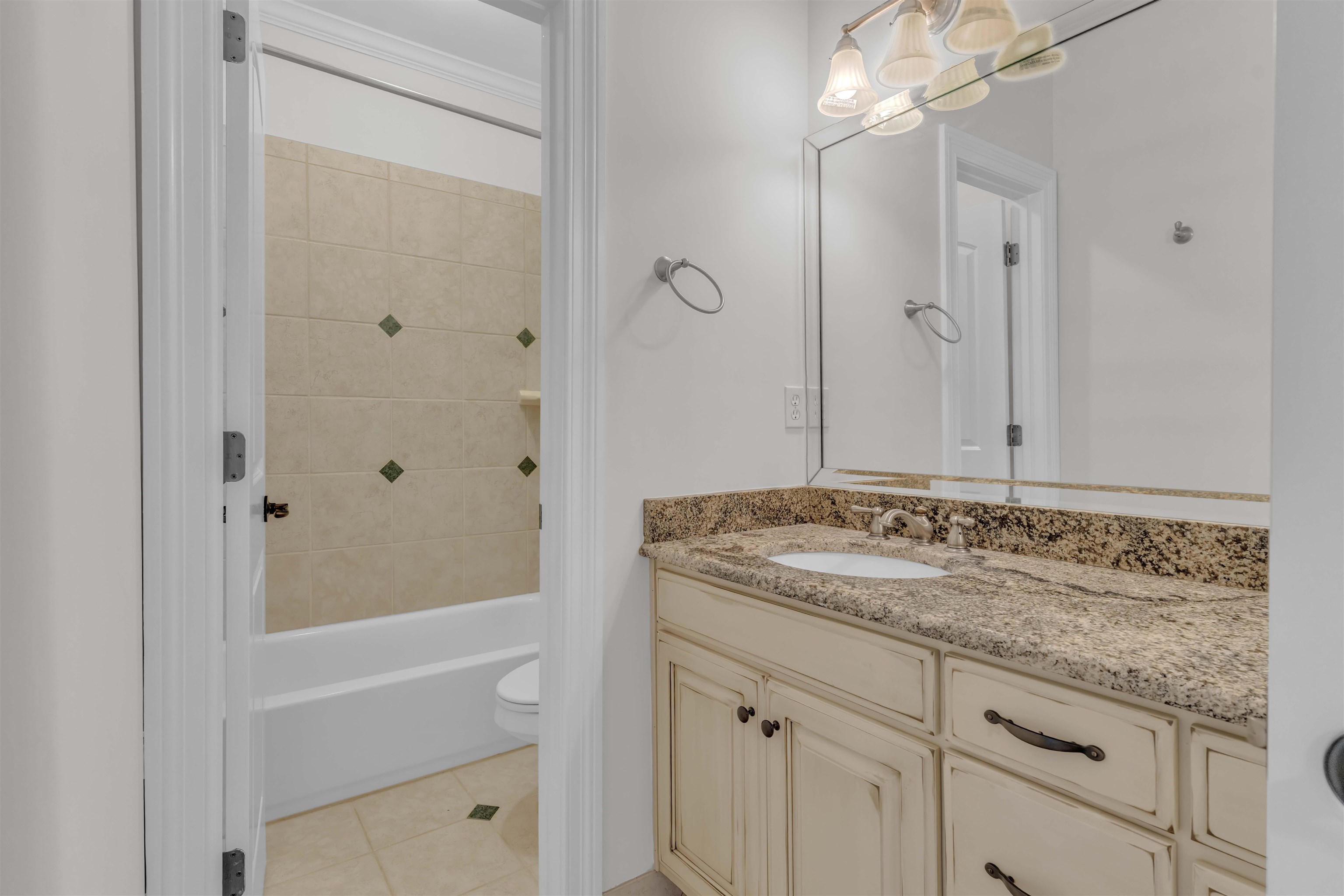 680 Highway 193 Collierville, TN 38017 - Photo 32 of 38 Bathroom