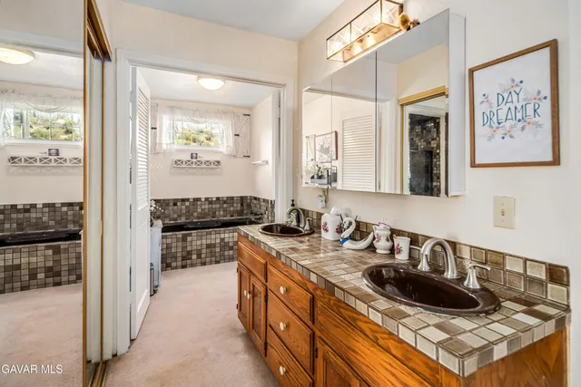 $1,995,000 | 28132 Oak Springs Canyon Road, Santa Clarita, CA 91387