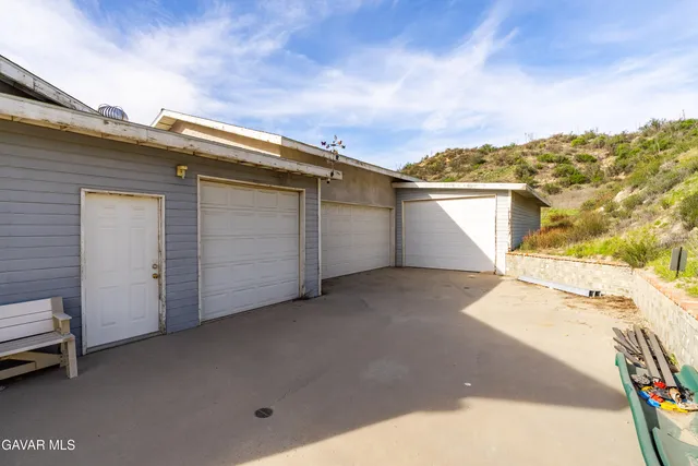 $1,995,000 | 28132 Oak Springs Canyon Road, Santa Clarita, CA 91387