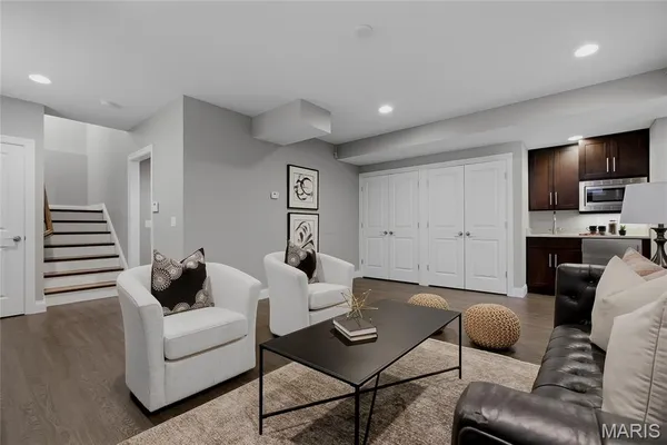 $1,149,000 | 7434 Hoover Avenue, Richmond Heights, MO 63117