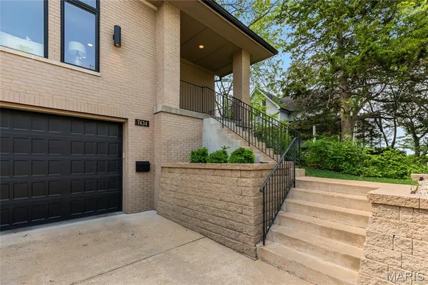 $1,149,000 | 7434 Hoover Avenue, Richmond Heights, MO 63117