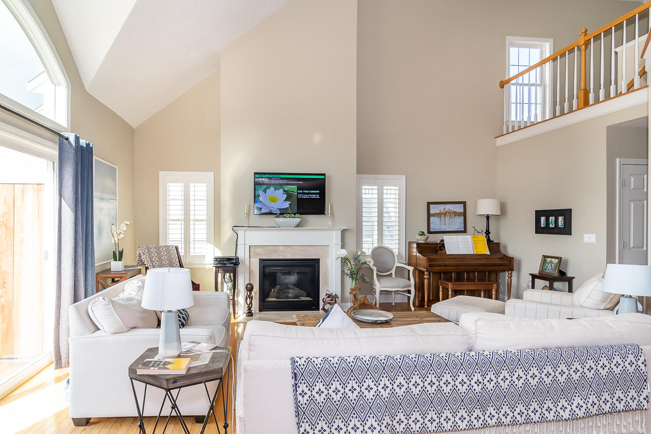 76 Brookside Road Bourne, MA 02532 - Photo 3 of 7 Living B_Web