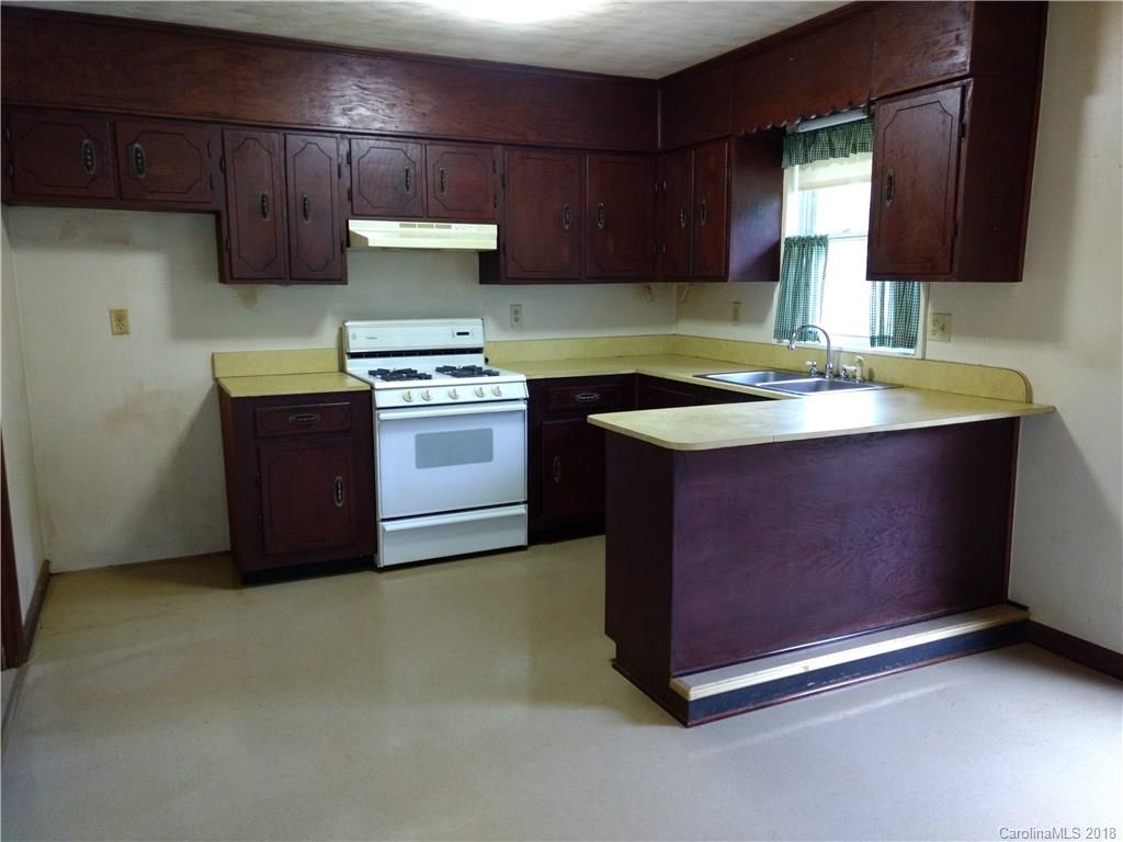 414 Blanton Road Mill Spring, NC 28756 - Photo 3 of 21